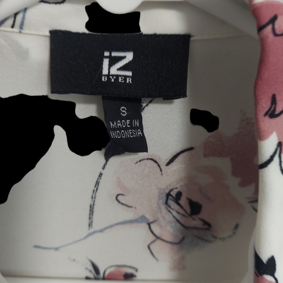 IZ Byer Blouse - Picture 5 of 5